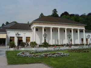 Casino im Sonnenlicht